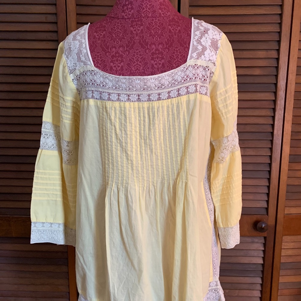 Sundance Pale yellow / White Lace Tunic Size XL